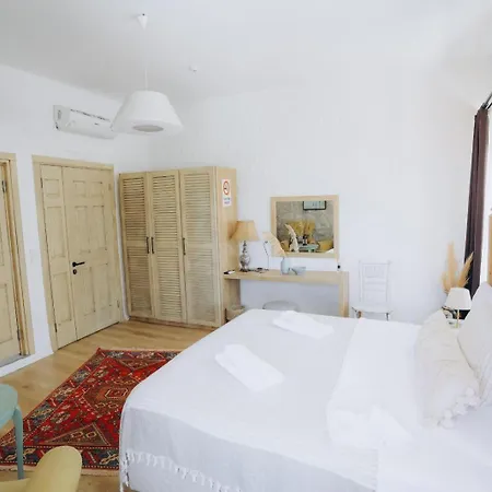 1881 Halil Efendi Oda ve Kahvaltı 3*