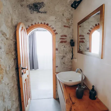 Oda ve Kahvaltı 1881 Halil Efendi 3*