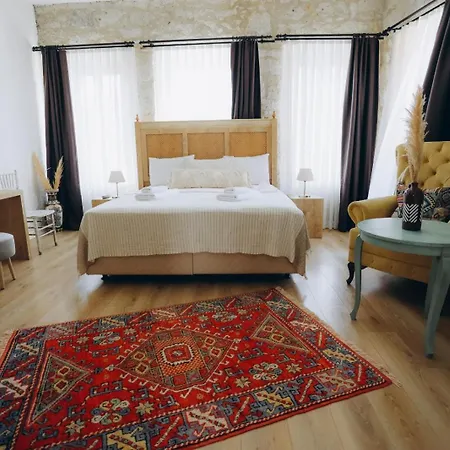 1881 Halil Efendi Oda ve Kahvaltı Alaçatı